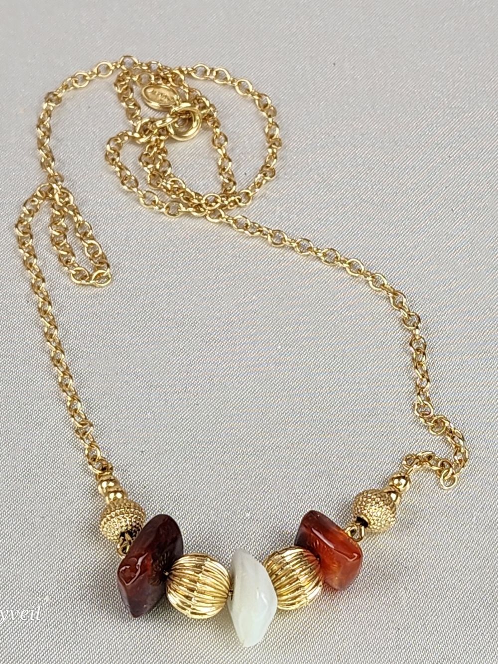 Vintage Avon Gold-Tone Necklace Carnelian Agate Beads 19"